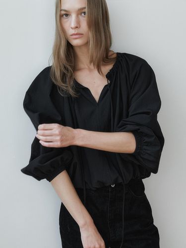 Nox Shirring Blouse (Black) - nyhavn - Modalova