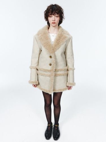 Smog Shearling Coat - odlyworkshop - Modalova