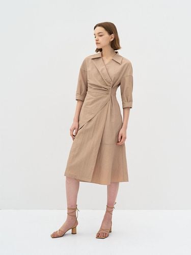 P Draped asymmetric Tuck Dress - Brown - Et demain - Modalova