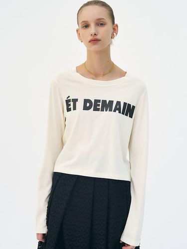 Logo print copped long sleeved T shirt (Beige) - Et demain - Modalova