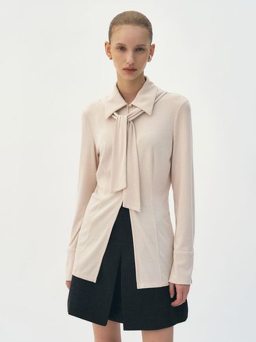 Scarf tie neck jersey blouse top (Beige) - Et demain - Modalova