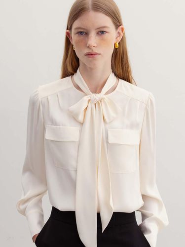 Peyton Ribbon Tie Out Pocket Blouse () - BAU by Bride And You - Modalova