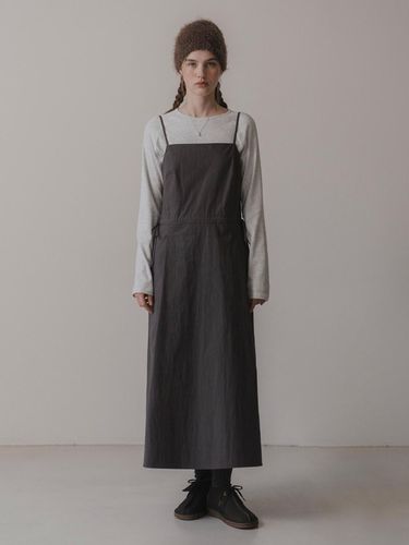 Sleeveless Pintuck Long Strap Dress [Bark] - THE MITTEN - Modalova