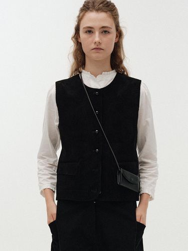 Mond Corduroy Vest (Black) - NOTHING WRITTEN - Modalova