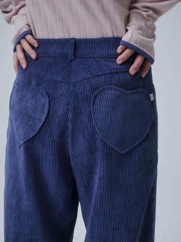 SOFT HEART POCKET CORDUROY PANTS - FUNFROMFUN - Modalova