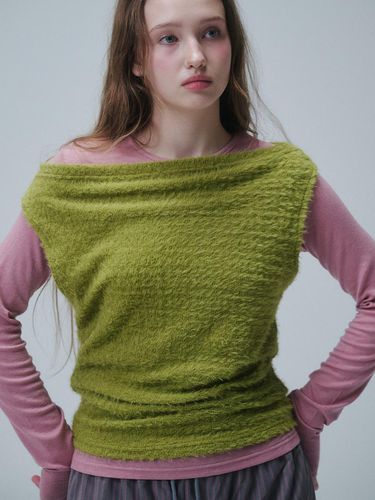 FURRY ASYMMETRY LAYERED TOP, PINK + GREEN - FUNFROMFUN - Modalova