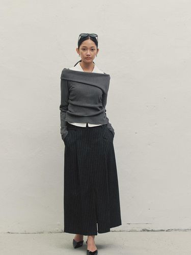 LOW RISE STRIPE RIBBON SKIRT DARK GRAY MBDFSK001DG - MAKE A TOAST - Modalova