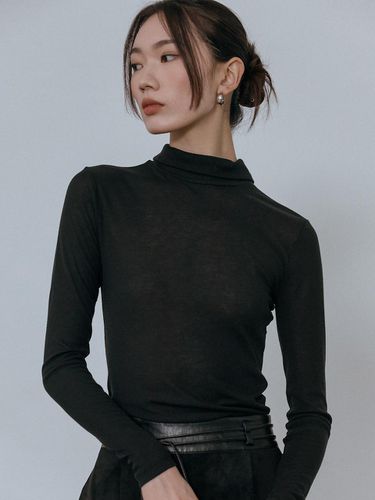 Back Slit Turtleneck T - shirt - THE ANY - Modalova