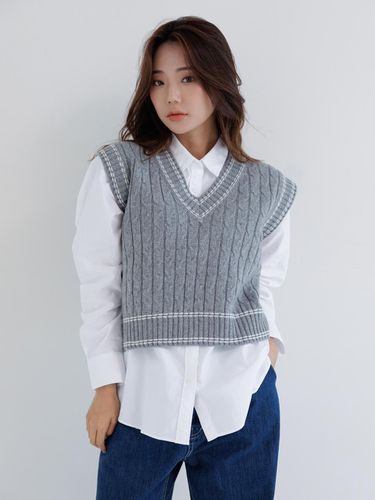 Wool cable knit vest gray - Awesomestudio - Modalova