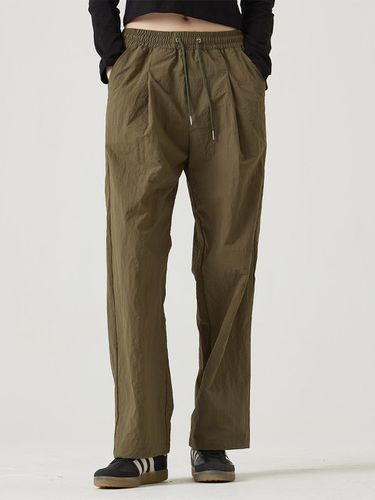 Nylon one-tuck wide pants khaki - Awesomestudio - Modalova