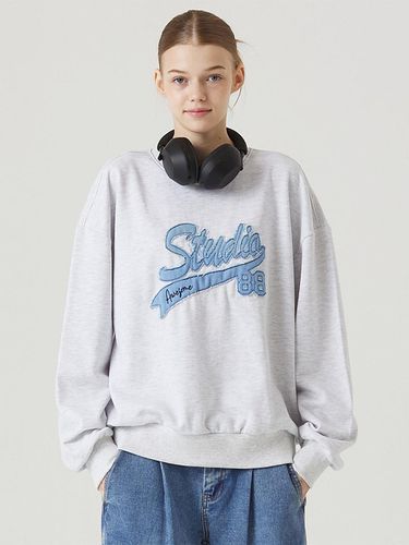 Studio denim patch sweat shirt white gray - Awesomestudio - Modalova