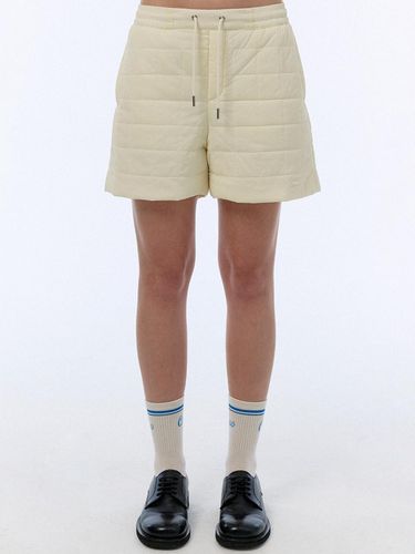 FW clove] Quilted Shorts (Ivory) - CLOVE - Modalova