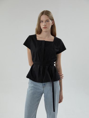 D.N. Square Neck Blouse Black - MOMET - Modalova