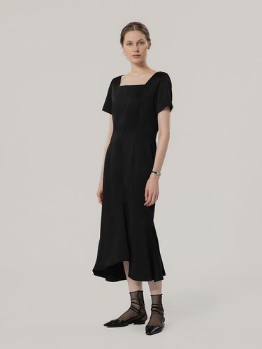 Becca Mermaid dress Satin Version Black - MOMET - Modalova