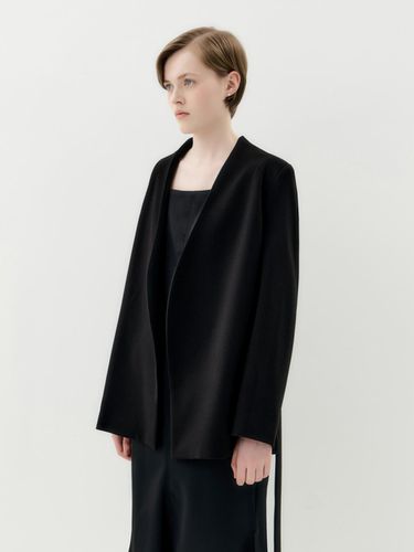 Collarless Belt Jacket Black - MOMET - Modalova