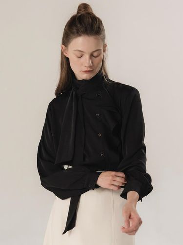 Neta Frill Blouse Black - MOMET - Modalova