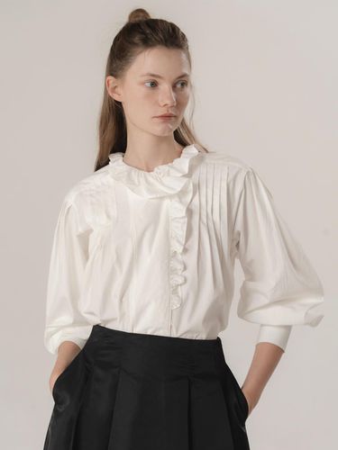 Ruffle pleated blouse beige - MOMET - Modalova