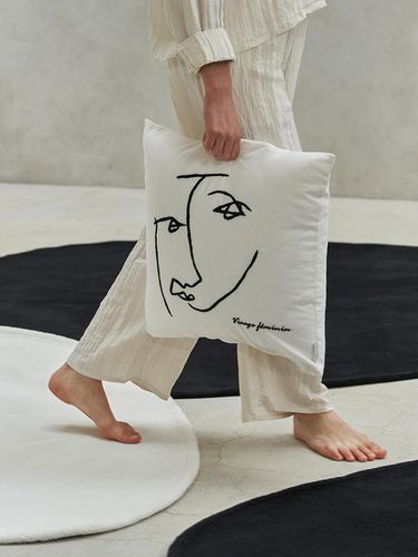 Minimal Mathis Cushion Cover - DECOVIEW - Modalova