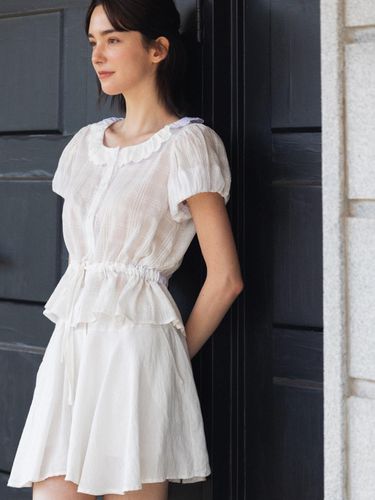 Lace Blouse on a Cool Summer Day - White - lienlier - Modalova