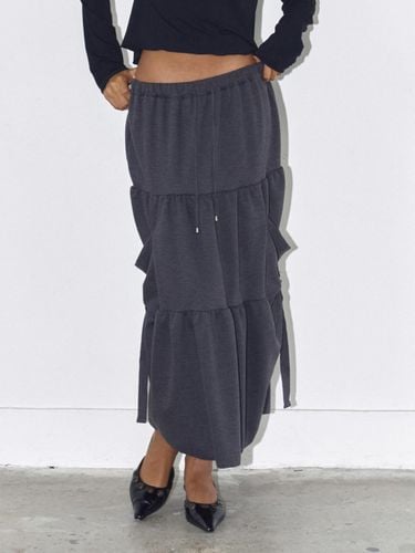 SHIRRING STRAP CARGO SKIRT, CHARCOAL - Polysooem - Modalova