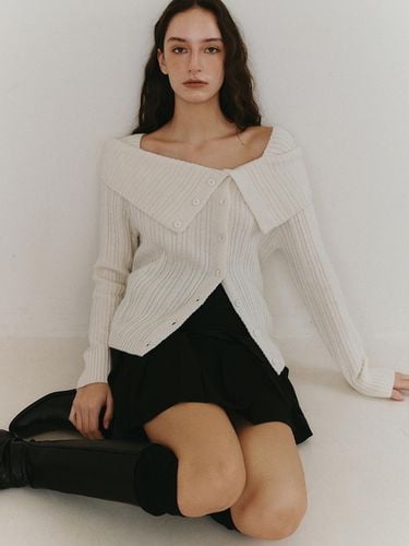 Button Off Shoulder Knit Cardigan - ourcomos - Modalova