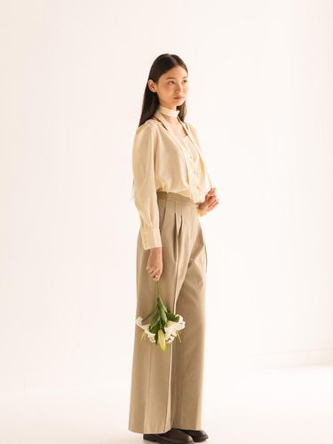 BANDING Two Tuck Slacks - Beige - lienlier - Modalova