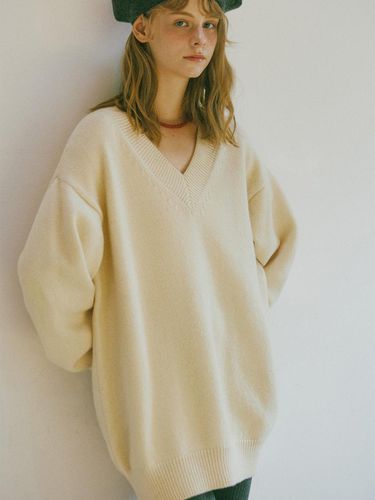 Extra Fine Wool Hand Hole Long Knit _Light yellow - snug.U - Modalova