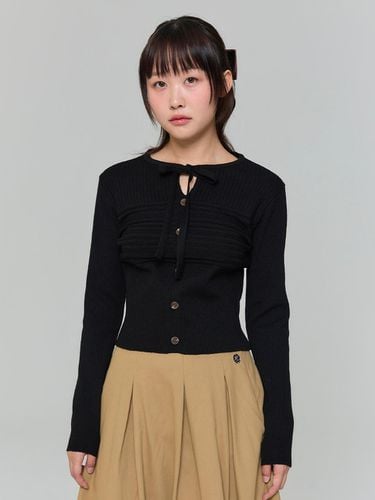 RIBBON BUTTON SILM KNIT - BLACK - ADORE BELLE - Modalova