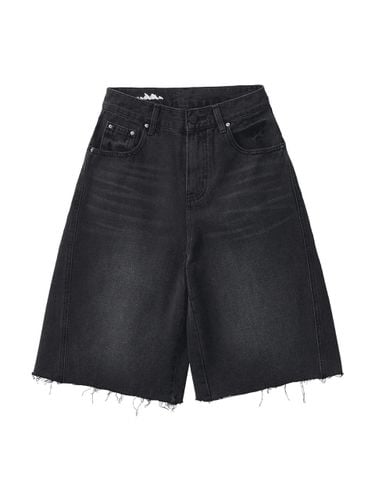 Rough Cutting Bermuda Denim Pants (Black) - ateleen - Modalova