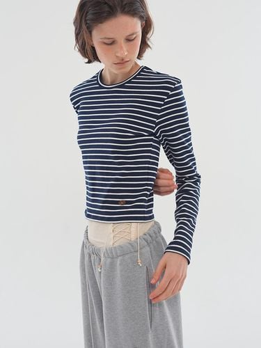 STRIPED CROPPED LONG SLEEVED T-SHIRT_NAVY - LLLDESIGNSTUDIO - Modalova