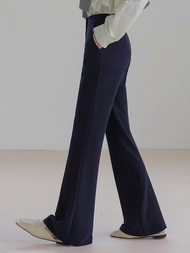 ESSENTIAL SOFT STRETCH BOOTS CUT SLACKS (NAVY) - NONANDNON - Modalova