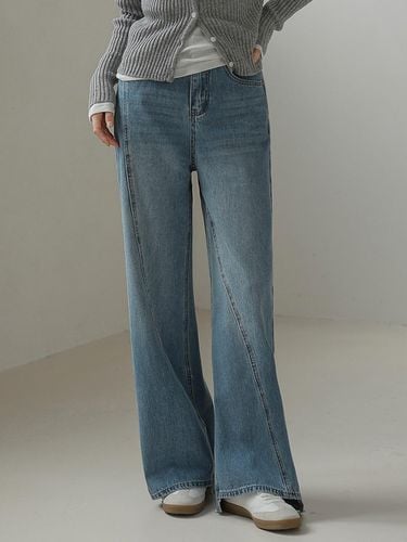 ABLIQUE LINE WIDE JEANS (INDIGO BLUE) - NONANDNON - Modalova