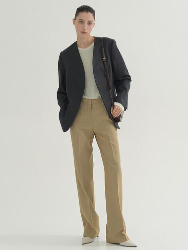 Essential Straight Leg Pants Beige - UIJI - Modalova