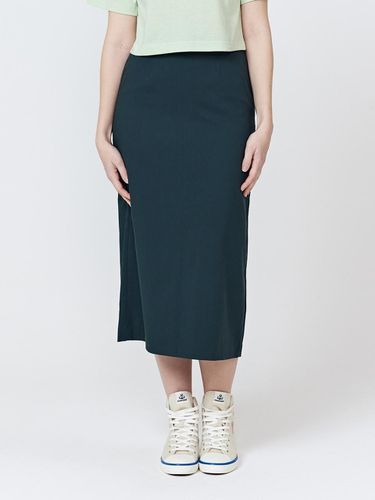 Slim Back Slit Long Skirt (Green) - CARGOBROS - Modalova