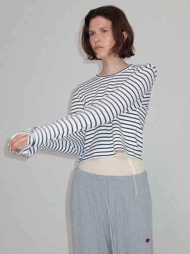 STRIPED CROPPED LONG SLEEVED T-SHIRT_WHITE - LLLDESIGNSTUDIO - Modalova