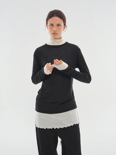 WOOL RIBBED JERSEY LONG SLEEVED T-SHIRT_DEEP BLACK - LLLDESIGNSTUDIO - Modalova