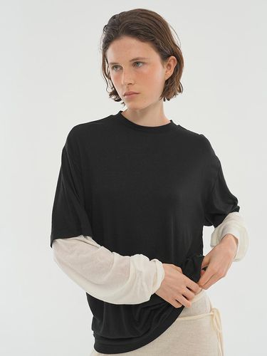 WOOL TENCEL LAYERED LONG SLEEVE T-SHIRT_BLACK/LIGH - LLLDESIGNSTUDIO - Modalova