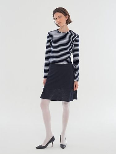 WOOL MOSS CRAPE LAYERED WRAP SKIRT_NAVY - LLLDESIGNSTUDIO - Modalova