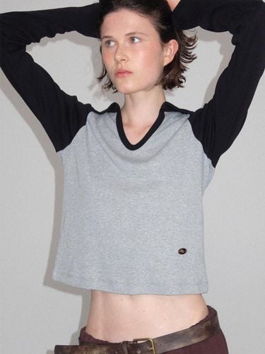 OPEN NECK RAGLAN LONG SLEEVE T-SHIRT_HEATHER GREY/ - LLLDESIGNSTUDIO - Modalova