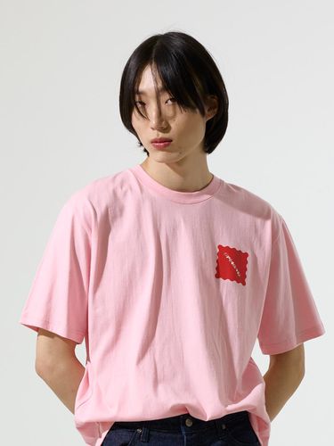 Pink Issue 02 Tee - GREEDILOUS - Modalova