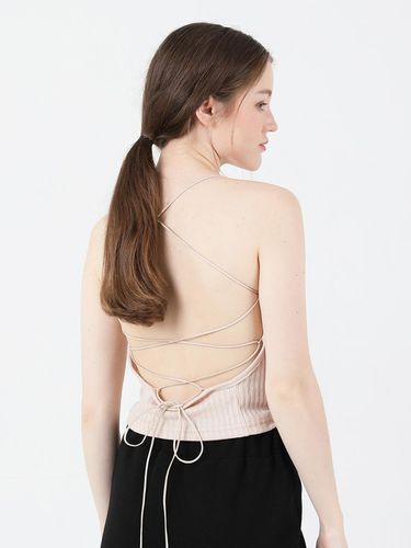 Back Slit Crop Sleeveless (Beige) - CATTLINE - Modalova