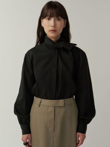 Neus Scarf Shirt [Black] - MUARMUS - Modalova