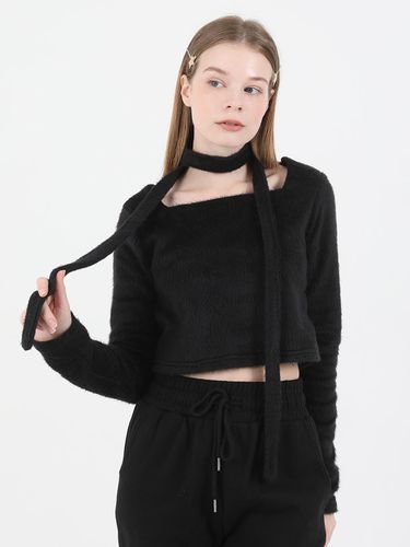 Square Neck Fur Knit T shirt Muffler Set (Black) - CATTLINE - Modalova