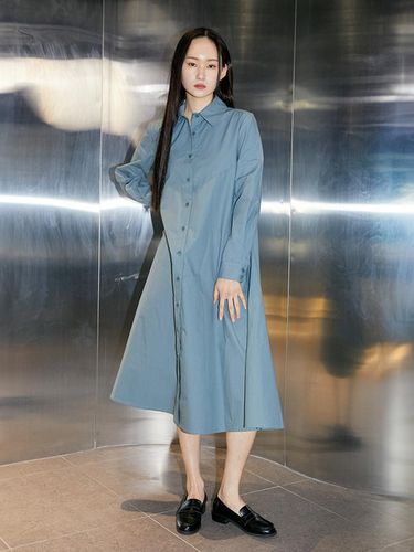 A pintuck shirt dress - ILLUSELLE - Modalova