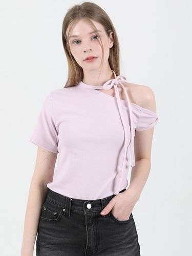 Off Shoulder Twist Half Sleeve T shirt Pink - CATTLINE - Modalova