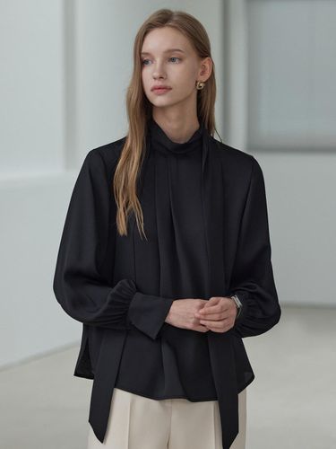 High neck Tie blouse_Black - hyyk - Modalova