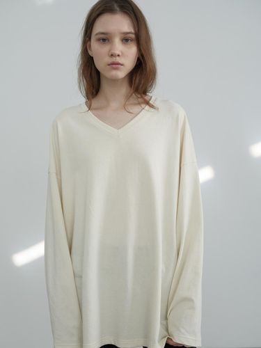 OVERSIZED V NECK T SHIRT_2COLOR - septim - Modalova