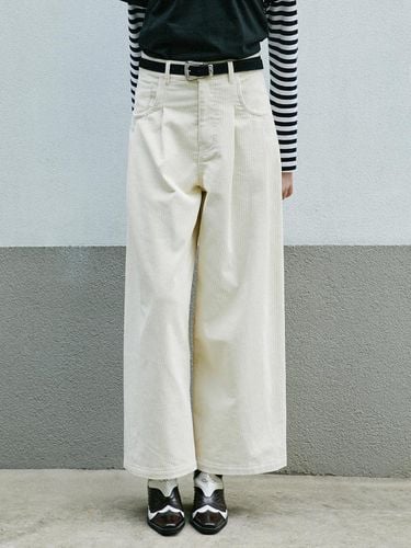 Corduroy Wide Pants (L/Beige) - GREENBUTTER - Modalova