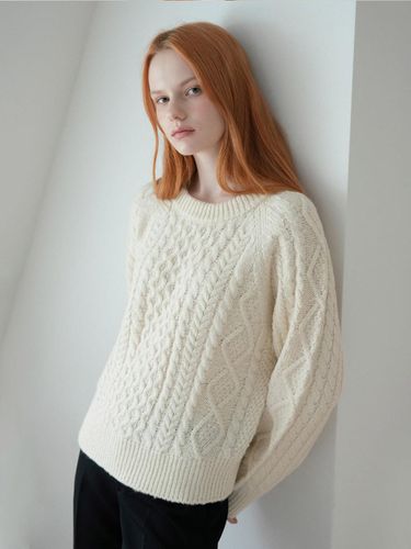 Cable Wool Round Knit (Cream) - VLETI - Modalova