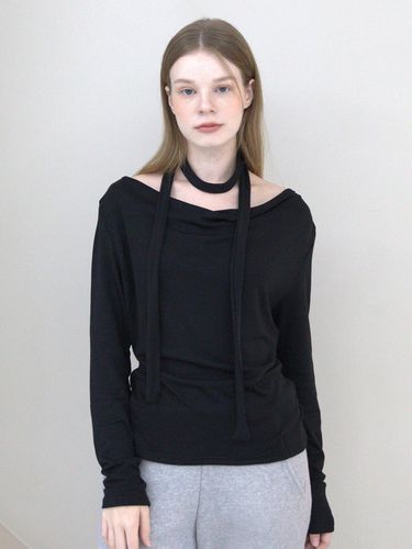 Drape Shirring Muffler T - shirt Black - CATTLINE - Modalova